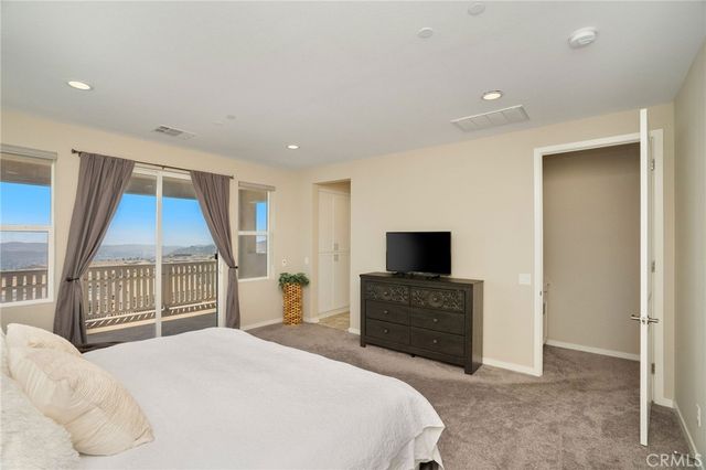 28511 Sparrow Way, Saugus, CA 91350