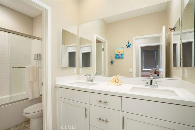 28511 Sparrow Way, Saugus, CA 91350