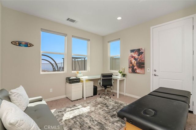 28511 Sparrow Way, Saugus, CA 91350