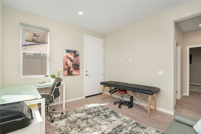 28511 Sparrow Way, Saugus, CA 91350