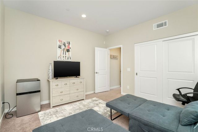 28511 Sparrow Way, Saugus, CA 91350