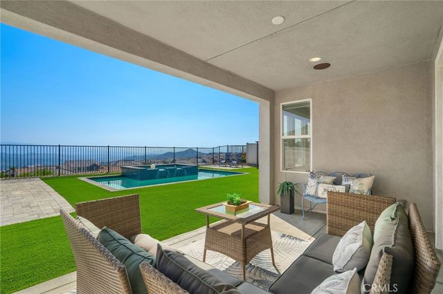 28511 Sparrow Way, Saugus, CA 91350