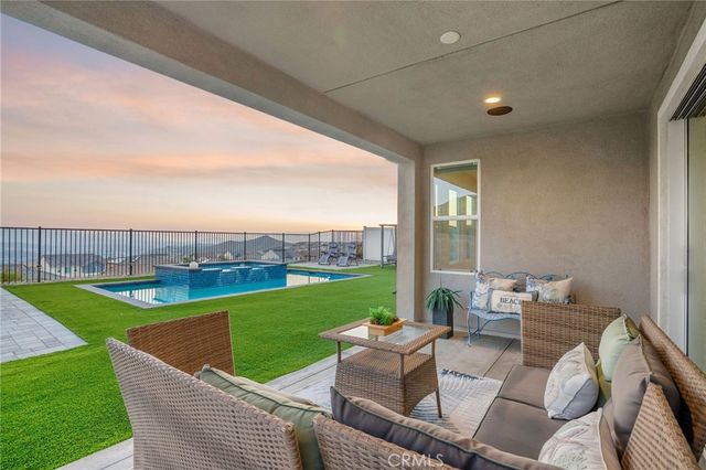 28511 Sparrow Way, Saugus, CA 91350