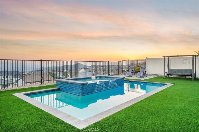 28511 Sparrow Way, Saugus, CA 91350