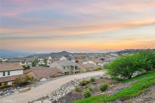 28511 Sparrow Way, Saugus, CA 91350