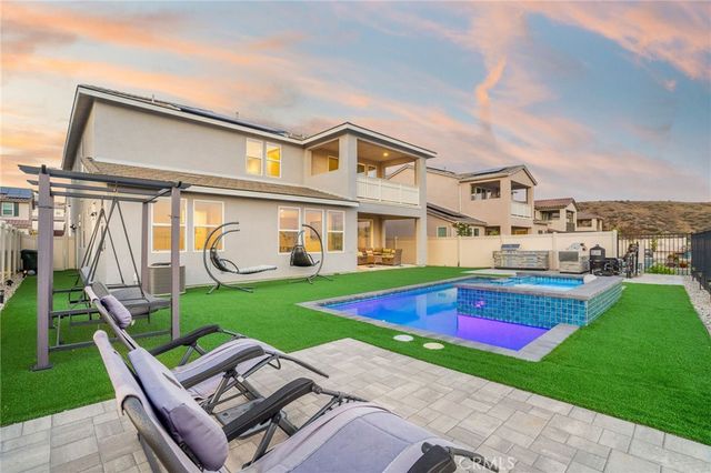 28511 Sparrow Way, Saugus, CA 91350