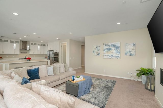 28511 Sparrow Way, Saugus, CA 91350