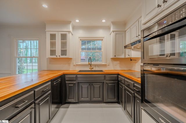 112 Hillsborough Drive, Greenville, SC 29615