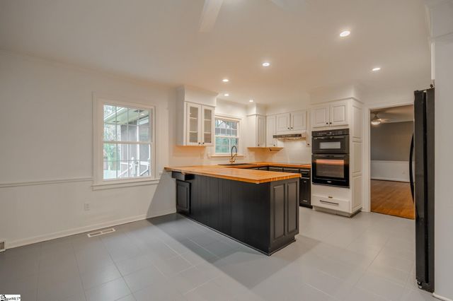 112 Hillsborough Drive, Greenville, SC 29615