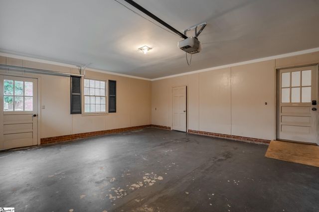 112 Hillsborough Drive, Greenville, SC 29615