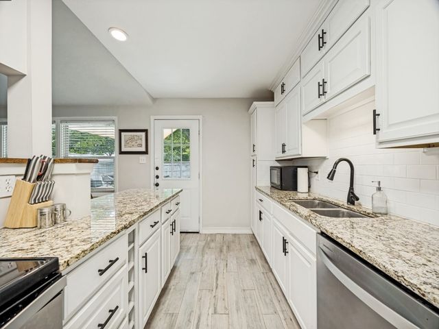 922 Forreston Drive, Richardson, TX 75080