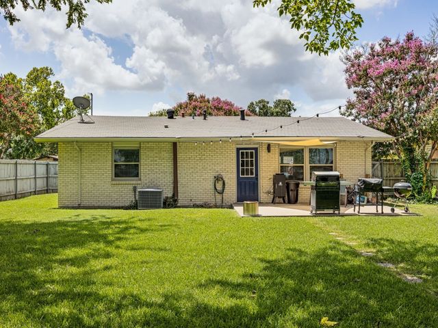 922 Forreston Drive, Richardson, TX 75080