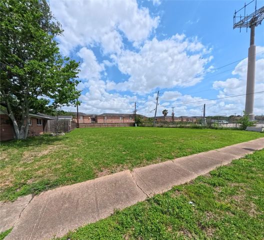 8907 Dover Street, Houston, TX 77061