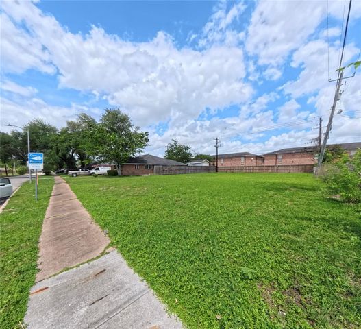 8907 Dover Street, Houston, TX 77061