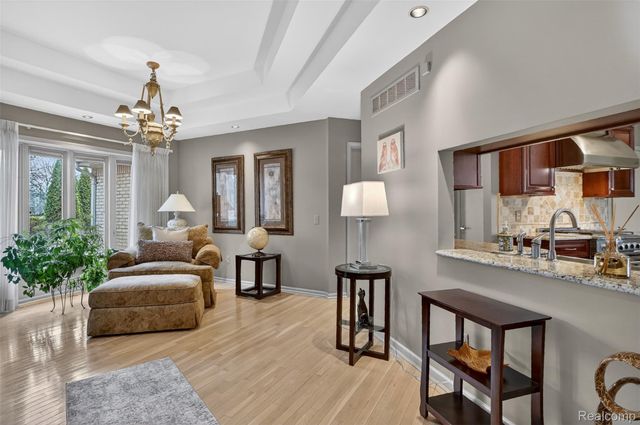 1100 Joshua Drive, Troy, MI 48098