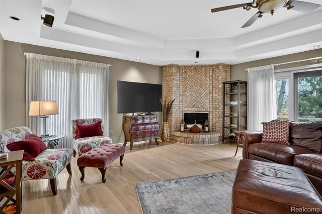 1100 Joshua Drive, Troy, MI 48098