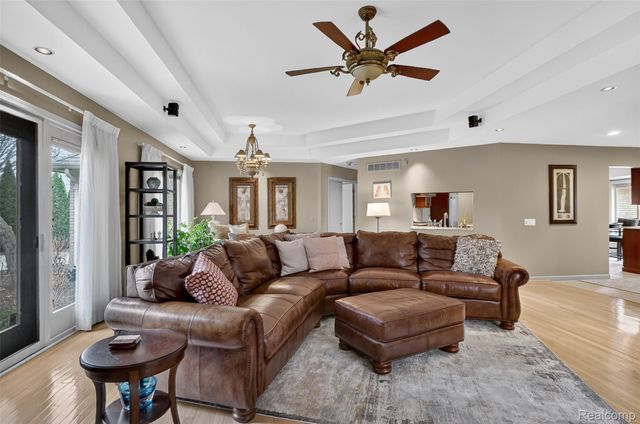 1100 Joshua Drive, Troy, MI 48098