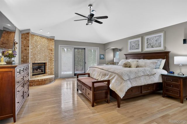 1100 Joshua Drive, Troy, MI 48098