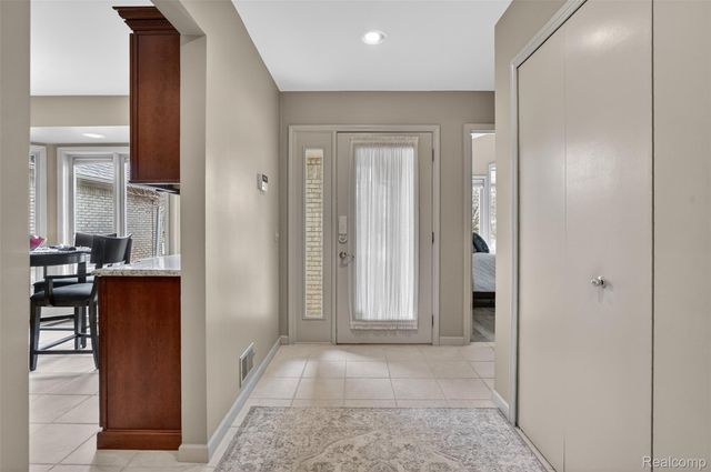 1100 Joshua Drive, Troy, MI 48098