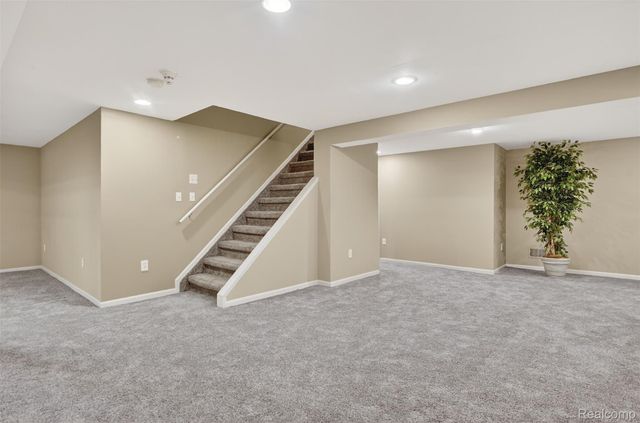 1100 Joshua Drive, Troy, MI 48098