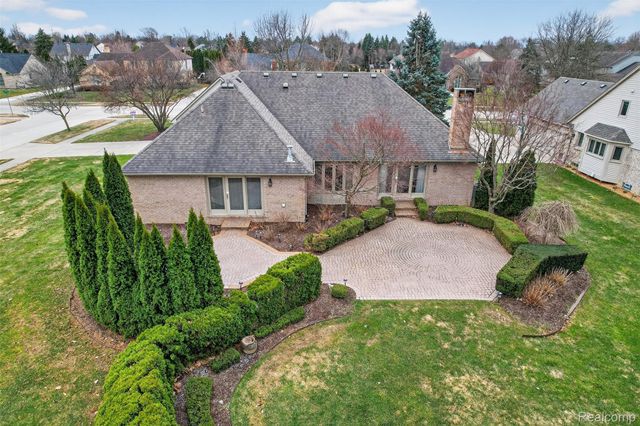 1100 Joshua Drive, Troy, MI 48098