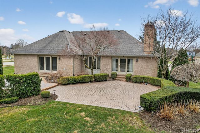 1100 Joshua Drive, Troy, MI 48098