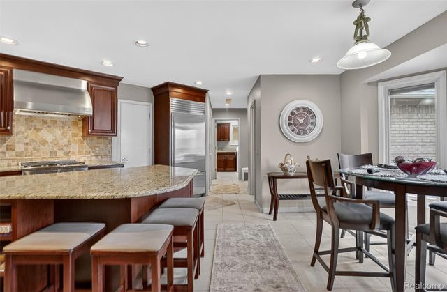 1100 Joshua Drive, Troy, MI 48098