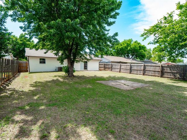 2303 N McKinley Avenue, Shawnee, OK 74804