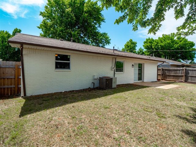 2303 N McKinley Avenue, Shawnee, OK 74804