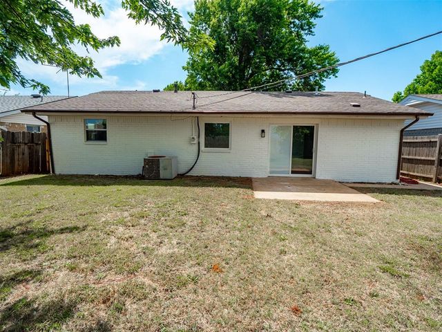 2303 N McKinley Avenue, Shawnee, OK 74804
