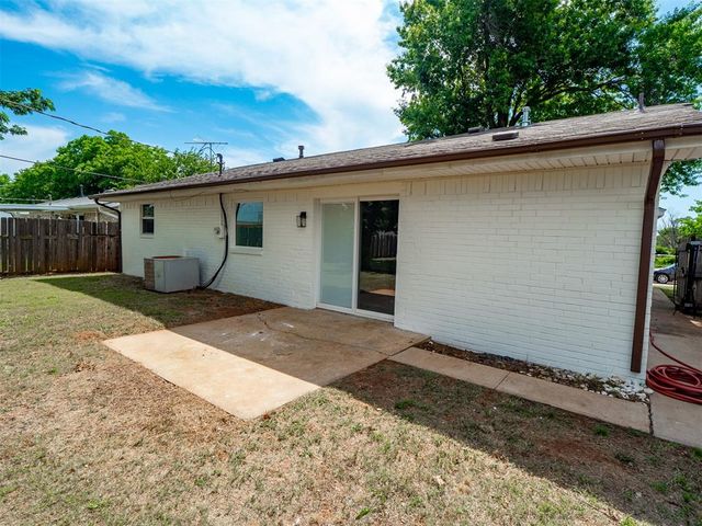 2303 N McKinley Avenue, Shawnee, OK 74804