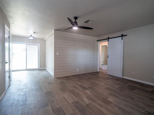 2303 N McKinley Avenue, Shawnee, OK 74804