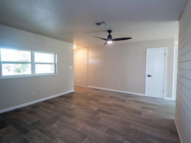 2303 N McKinley Avenue, Shawnee, OK 74804