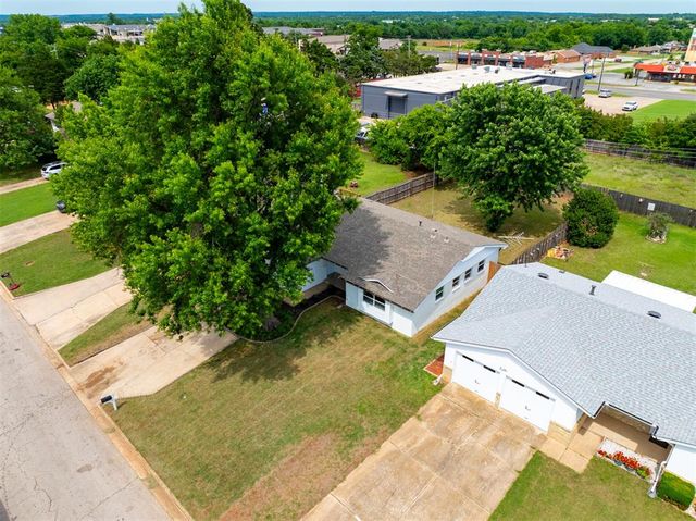 2303 N McKinley Avenue, Shawnee, OK 74804