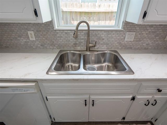 2303 N McKinley Avenue, Shawnee, OK 74804