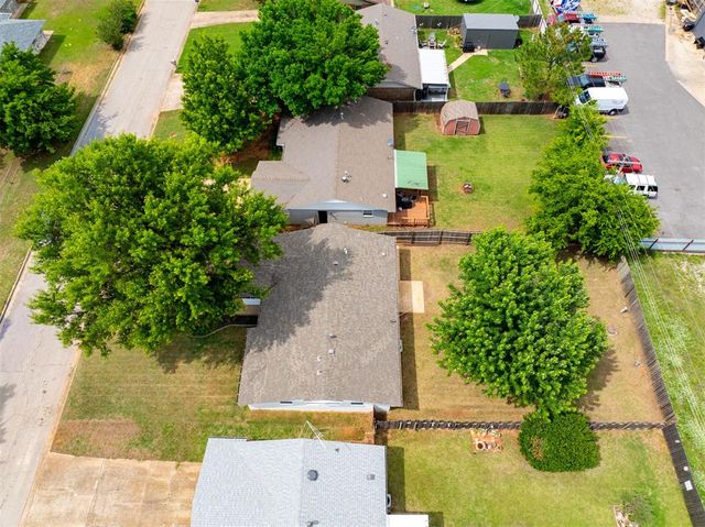 2303 N McKinley Avenue, Shawnee, OK 74804