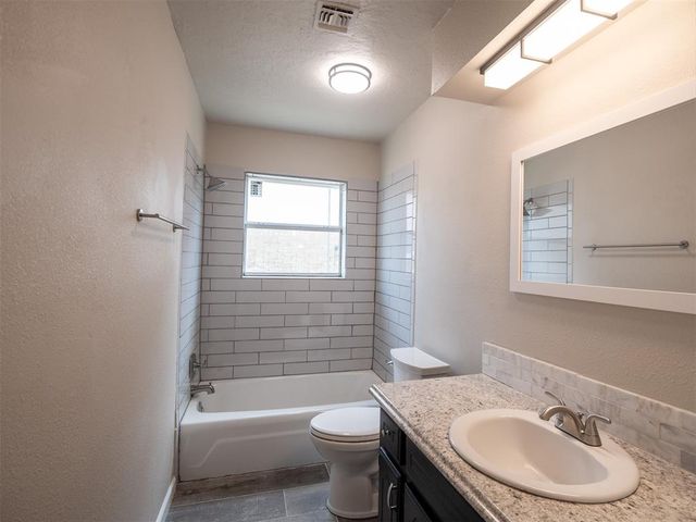 2303 N McKinley Avenue, Shawnee, OK 74804