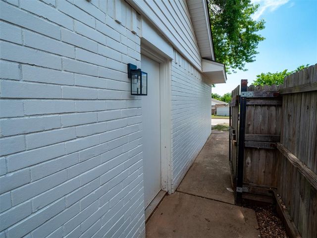 2303 N McKinley Avenue, Shawnee, OK 74804