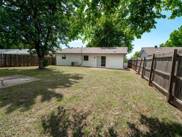 2303 N McKinley Avenue, Shawnee, OK 74804
