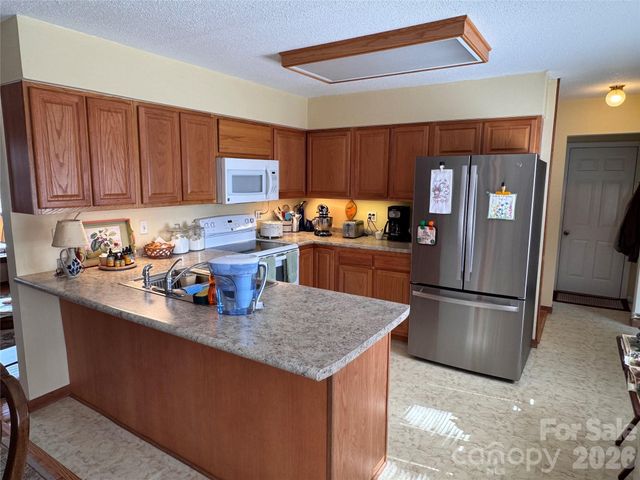 35 Azalea Drive, Spruce Pine, NC 28777