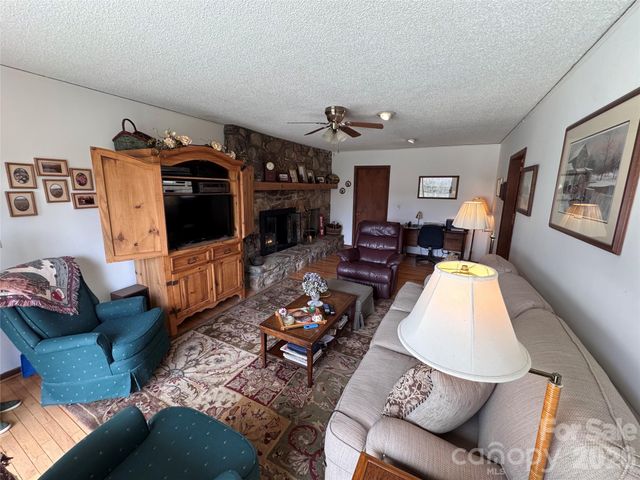 35 Azalea Drive, Spruce Pine, NC 28777