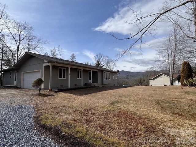 35 Azalea Drive, Spruce Pine, NC 28777