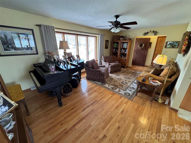 35 Azalea Drive, Spruce Pine, NC 28777