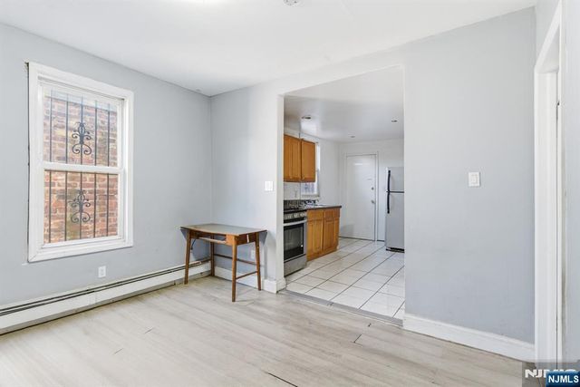 402 15th Street, Newark, NJ 07103