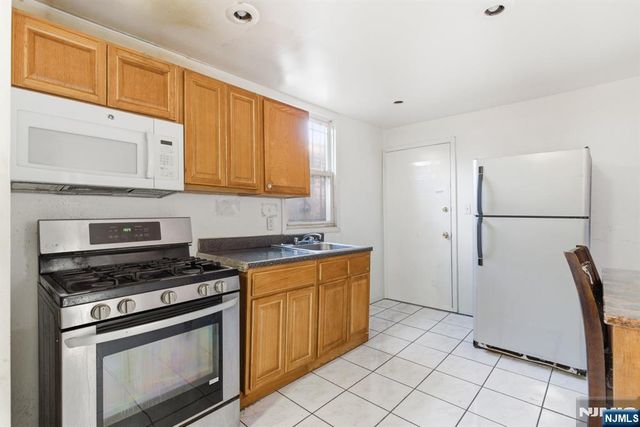 402 15th Street, Newark, NJ 07103