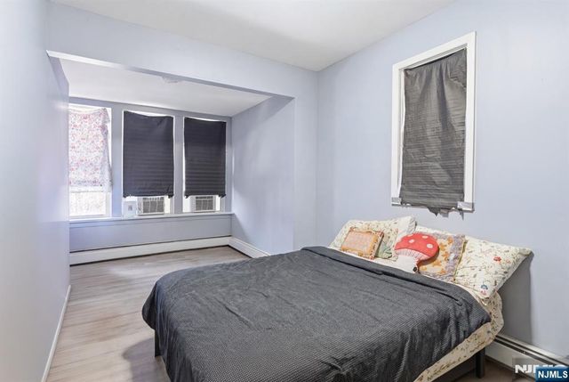 402 15th Street, Newark, NJ 07103