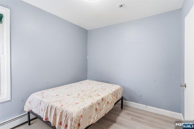 402 15th Street, Newark, NJ 07103