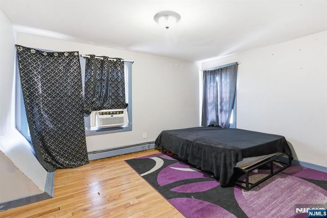 402 15th Street, Newark, NJ 07103