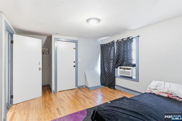 402 15th Street, Newark, NJ 07103