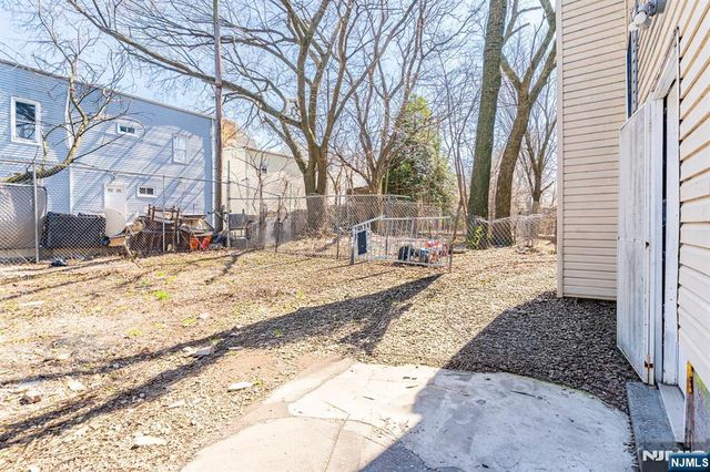 402 15th Street, Newark, NJ 07103